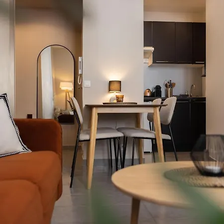 Splendide Et Idéalement Situé Proche Du Palais. * Cannes