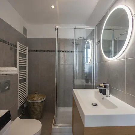 Appartement Splendide Et Idéalement Situé Proche Du Palais. Cannes